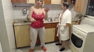 iuliana32 vicious trash masturbates vagina