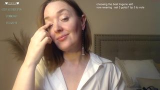 braingirl juicy slut masturbates pussy