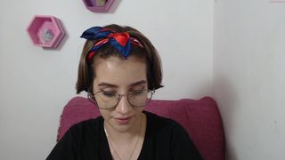 skinny_milk shrew babe fingering with vibrator