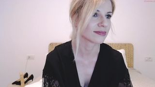 tropicalcupcake gets squirt