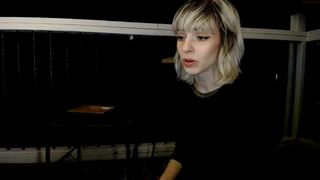 glitterglock showed her pretty face