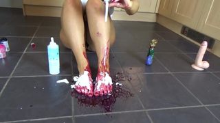 frankieandlucyx hot babe fucks shaved holes