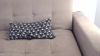 firtsbornunicorn submissive chick makes suction