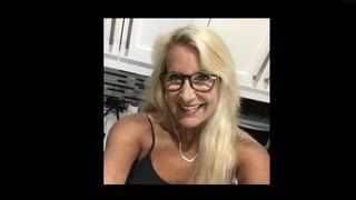 fitcougarcb solid  cam girl  penetrates both slits