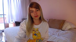 kendalltyler top-notch model rubs big tits