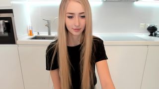 guest324 attractive model fucks pussy with sex toy