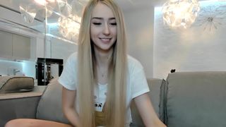 guest324 slutty chicks lick their cunt