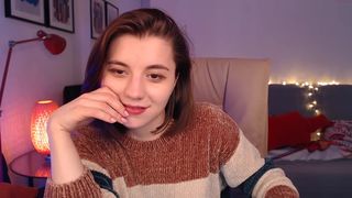 evawaifu beauty pulls the clitoris with a vibrator