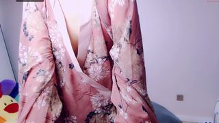 cute_dami blissful bitch pulls pussy