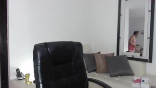 lulu_lopez obstinate mare fingers jerking her pussy