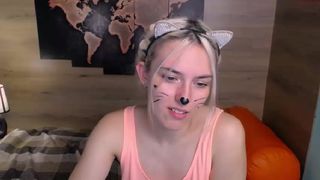 gold_gloria babe in stockings passionately masturbating cunt