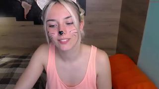 gold_gloria big breasted passion rubs the body with oil