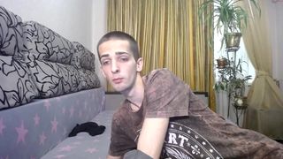 bonnieclydecom wicked girl fingers her shaved holes