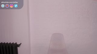jykfqy blonde hairstyle fingering shaved cunt