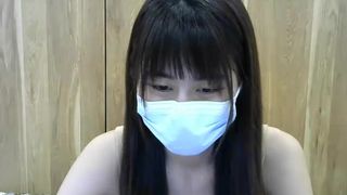 senorita_sweet mature slut pulls pussy while lying in a chair