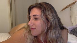 pink_velvet_dreams gorgeous brunette girl passionately sucks dildo