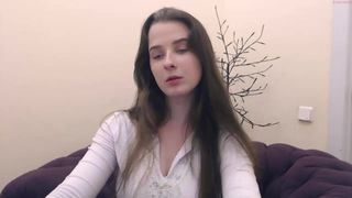 laura_wells Spicy brunette