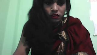 alka6699 fucks herself in front of the webcam