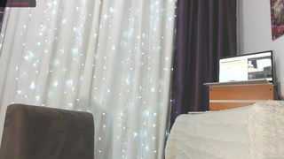 littlesonia Entertaining chick