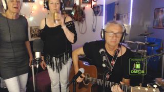 win2win sexy lady fucks shaved holes