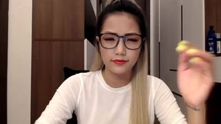 yeu_asian Red bitch