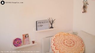 princesscin hot prostitute poses in shorts