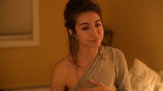 lizmreow busty slut gently wrestles pussy