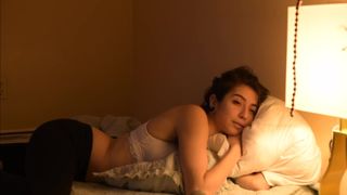 lizmreow crazy girl plows pussy with phallus