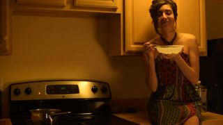 lizmreow luxurious bitch fucks pussy with phallus