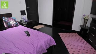 kellytesh fucks herself in red dildo